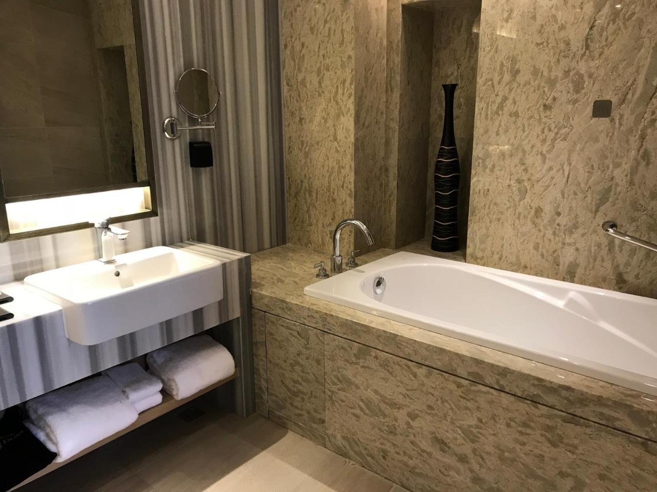 Mercure Chengdu Huapaifang Екстериор снимка